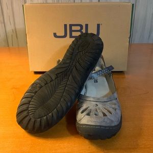 NWT - WIDE Jambu Wildflower Encore Shoes